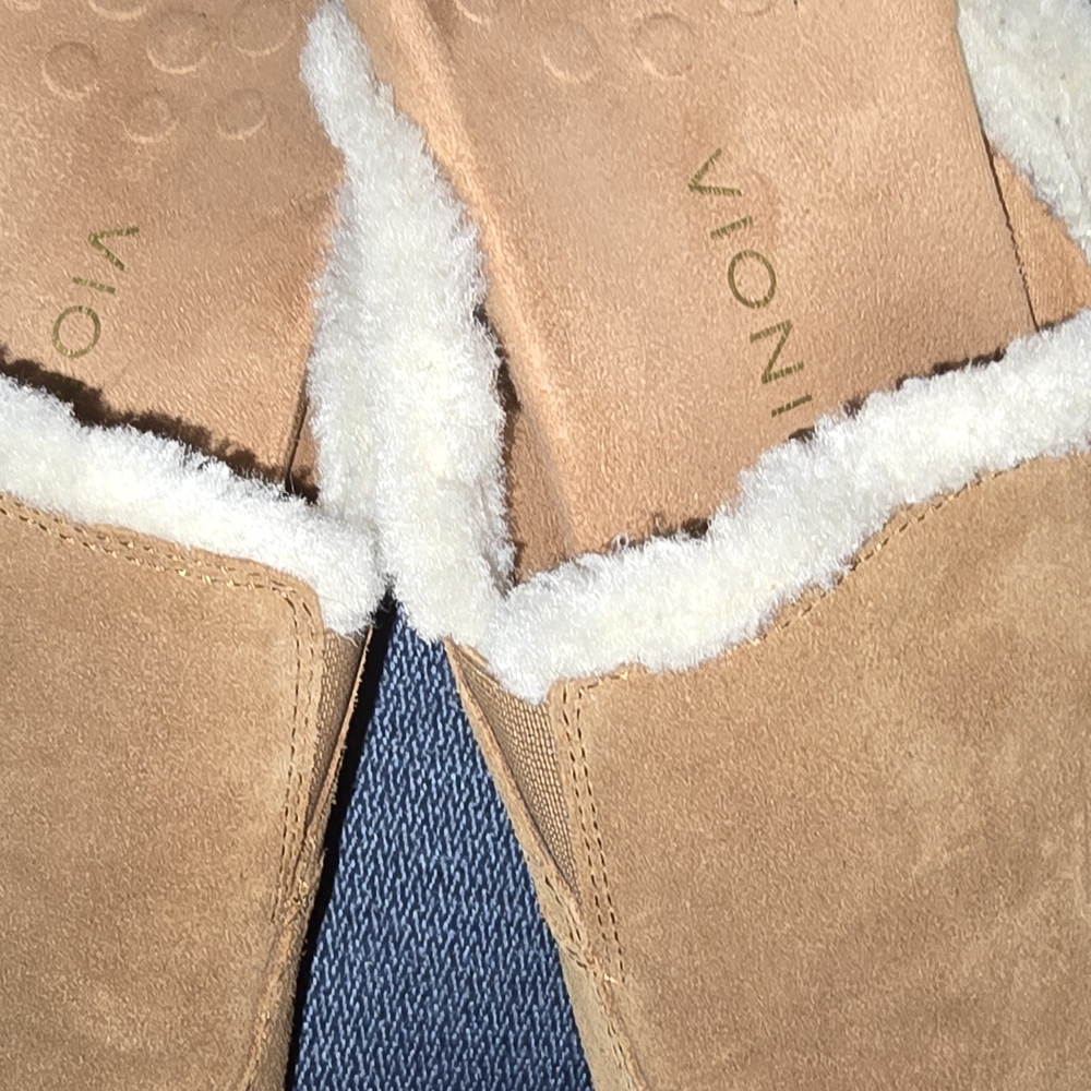 Vionic Tan Suede Slippers with White Fur Lining
